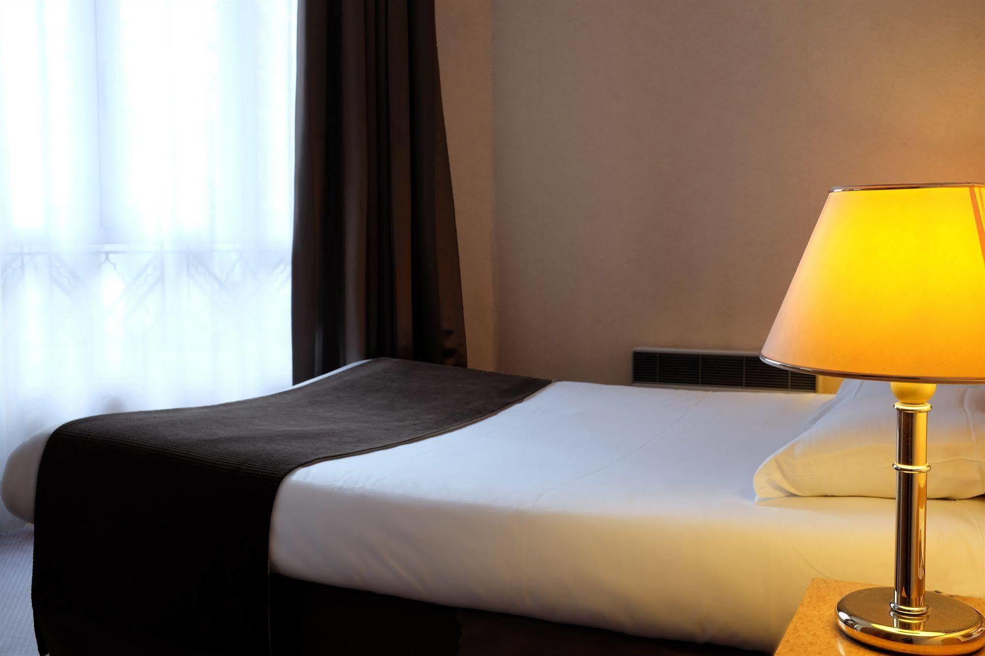 Hotel De France Boulogne-Billancourt Esterno foto