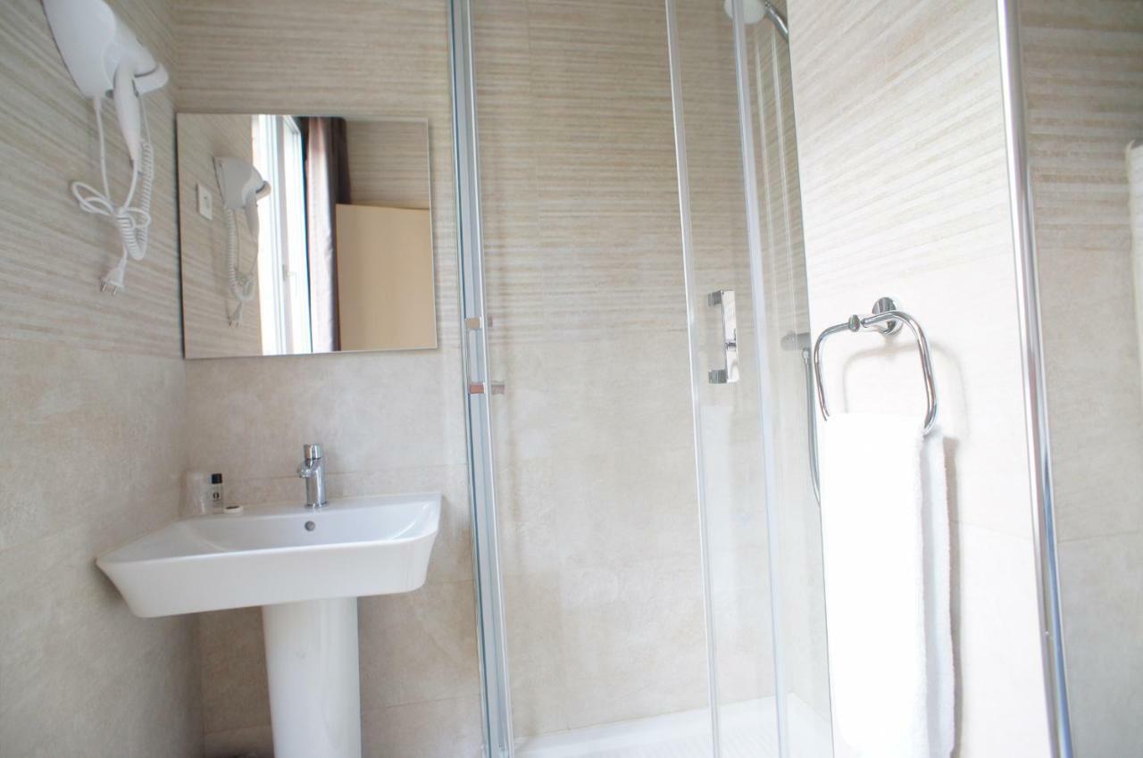 Hotel De France Boulogne-Billancourt Esterno foto